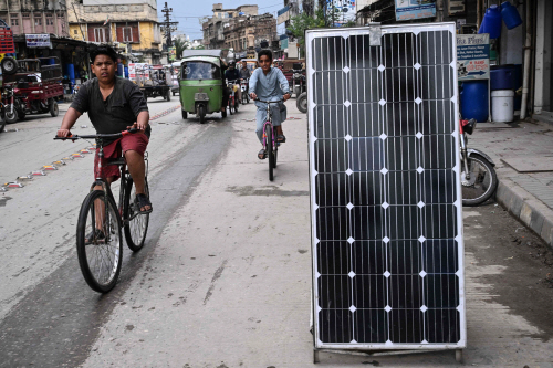 PAKISTAN-WAR-IRAN-US-ISRAEL-ENERGY-SOLAR