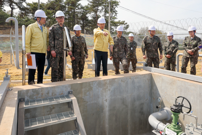 260413 국방부차관 육군1군단 유류저장시설 현장점검 (3)