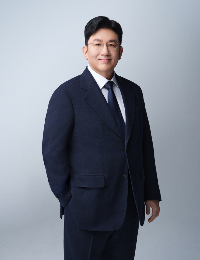 방시혁 하이브 의장