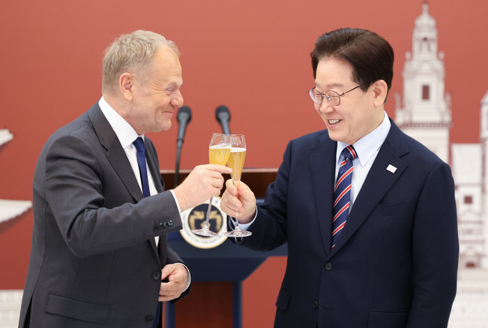 건배하는 한-폴란드 정상