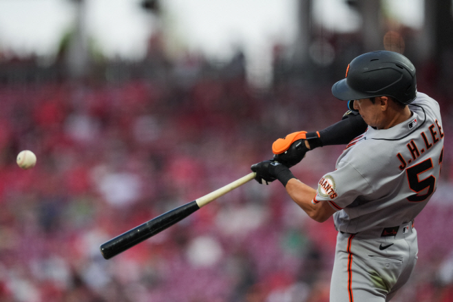 BASEBALL-MLB-CIN-SF/