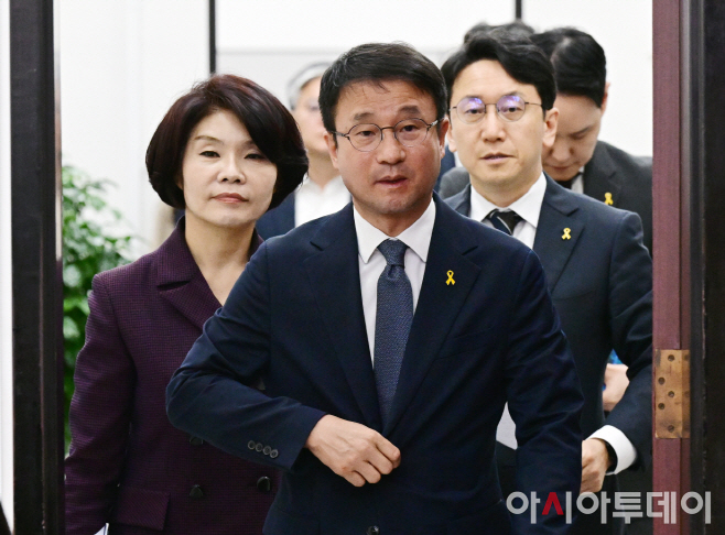 2026041601000981700050271