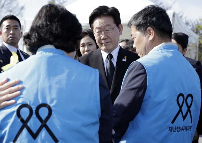 세월호 12주기 참석한 이재명 대통령