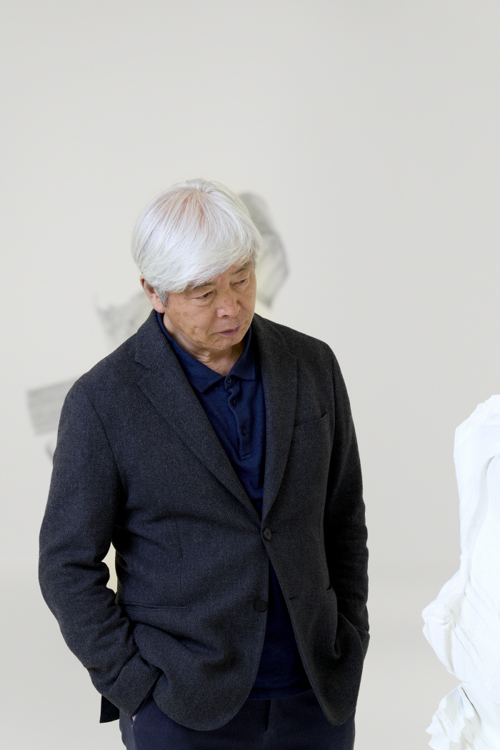 이배 작가1_ⓒ Museum SAN, Photo by Sangtae Kim