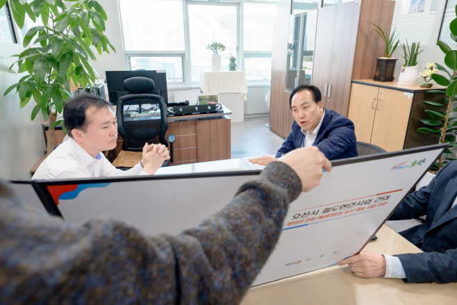 1-2. 오산시, 기획예산처 재정투자심의관 찾아가 '분당선 오산연장 예타 대상 조속 선정 협조 요청