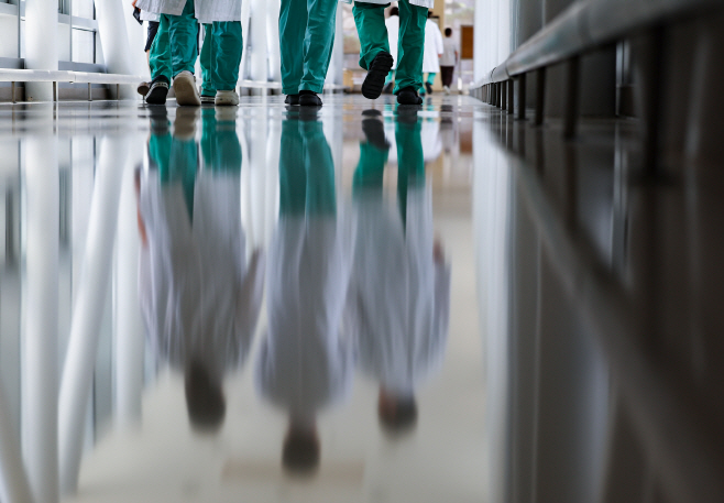 복귀 기미 없는 전공의들<YONHAP NO-2760>