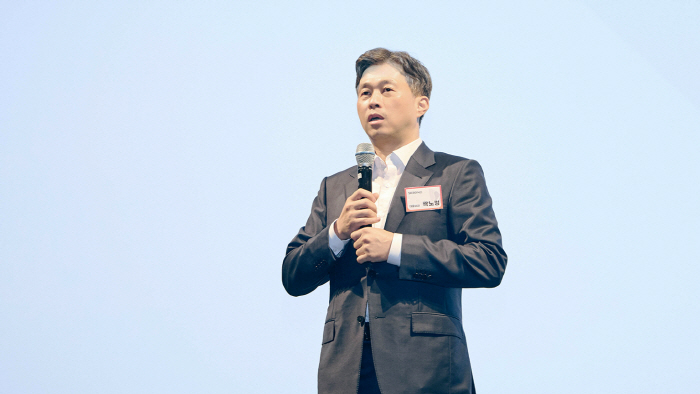 AI-시대-함께-열어가자…-SK하이닉스-협력사와-동반성장-전략-제시_07-2_인물_사진_2026-1536x864