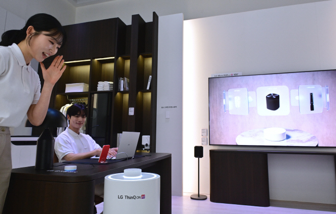 (사진1) LG전자, ‘2026 월드IT쇼’ 참가...고객 곁에서 일상 케어하는 AI 솔루션 선보여