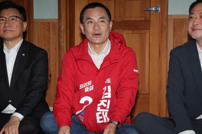 김진태 강원지사 예비 후보의 쓴소리<YONHAP NO-2796>