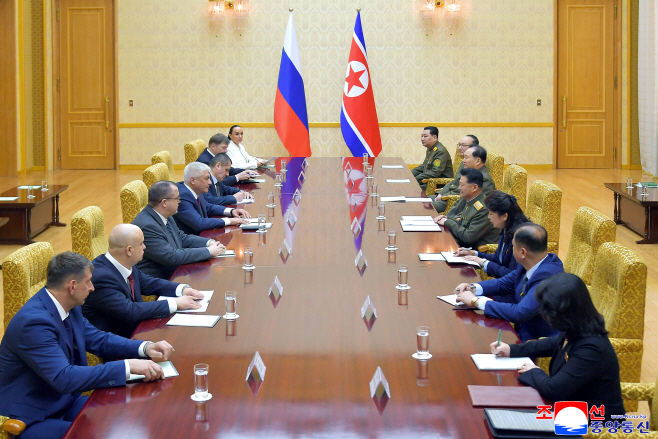 북한 사회안전상, 러시아 내무장관과 회담 진행<YONHAP NO-2007>