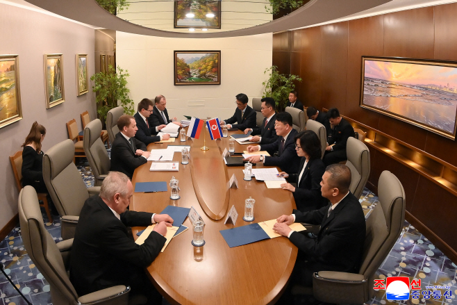 북-러, 교류와 협력강화 위한 부문별 실무면담 진행<YONHAP NO-4104>
