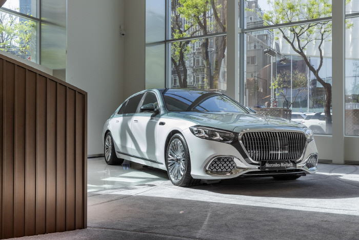 [사진 3] 더 뉴 메르세데스-마이바흐 S-클래스(The new Mercedes-Maybach S-Class)