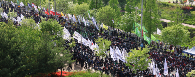 화물연대 진주 결의대회<YONHAP NO-4384>