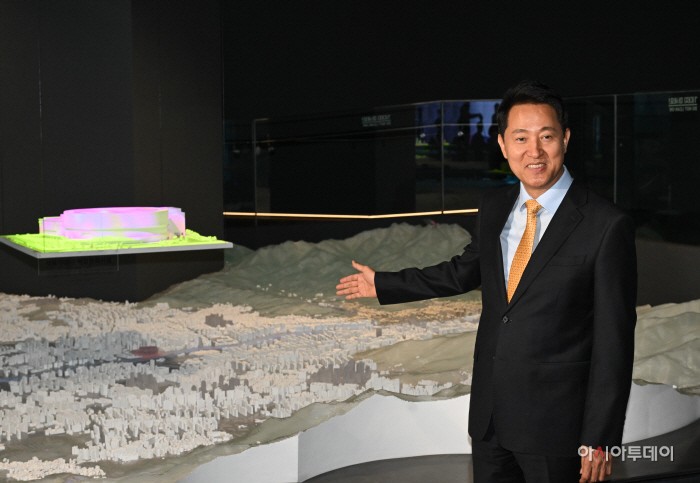 Oh Se-hoon launches bid as Seoul enters acting system