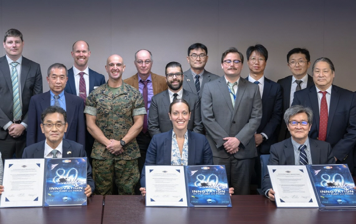 사진설명. HD현대가 현지시간 23일(목) 미국 버지니아주 알링턴의 미 해군연구청(ONR) 본사에서 ONR 과제 수주 계약식을 체결하는 모습