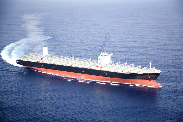 (사진) HJ중공업이 건조한 동급 컨테이너선