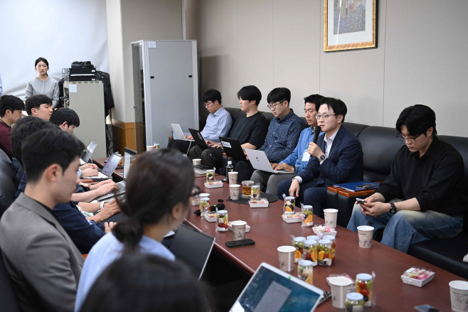 김정관 산업통상부 장관