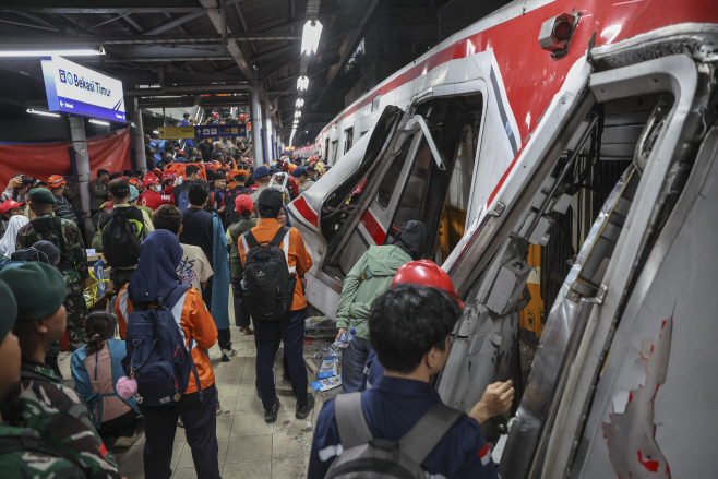 INDONESIA TRAIN ACCIDENT <YONHAP NO-2129> (EPA)