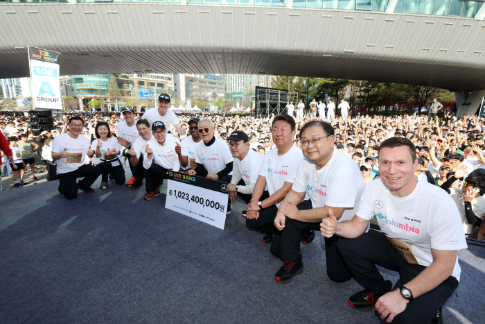 [사진1] 메르세데스-벤츠 사회공헌위원회, 제13회 ‘기브앤 레이스’에서 2만 명과 함께 역대 최대 기부금 조성하며 나눔 문화 확산