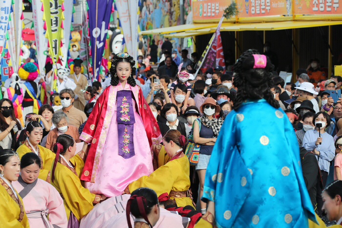0429 안동 무형유산  축제에서 전승의 꽃을 피우다 (2)