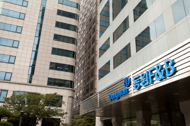 동원F&B 서울 강남 본사 전경