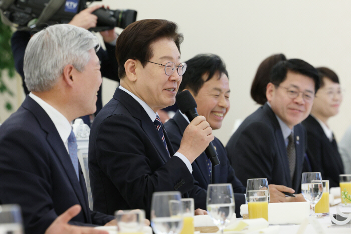 인사말하는 이재명 대통령