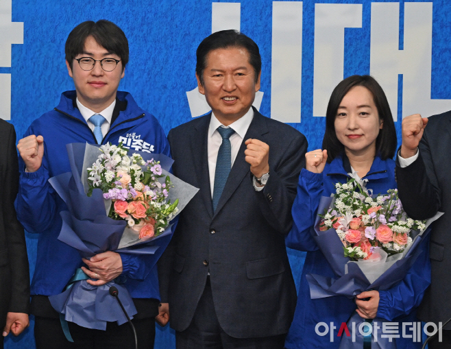 2026042901001766400094021