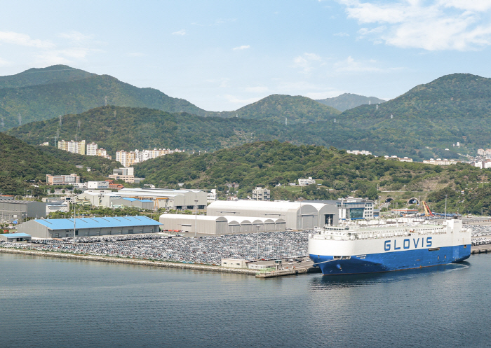 03 - 마산 가포신항 전경  (쉐보레 트랙스 크로스오버 총 7,500대 선적 예정)