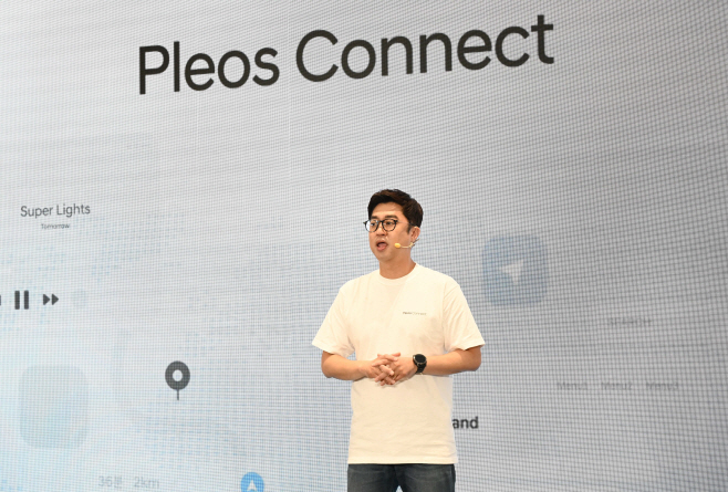 (사진 12) '플레오스 커넥트 미디어 데이'에서 앱마켓에 대해 발표 중인 42dot Pleos Playground 윤치형 GL