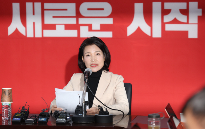 국힘 대구시당에서 기자회견하는 이진숙