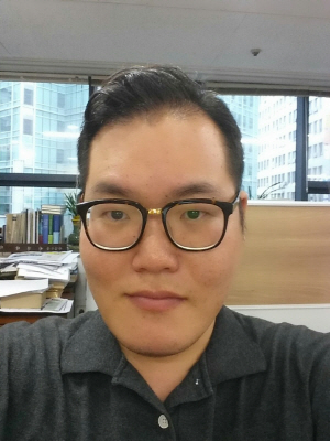 지환혁 사진