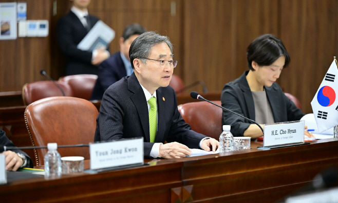 발언하는 조현 외교부 장관<YONHAP NO-6273>