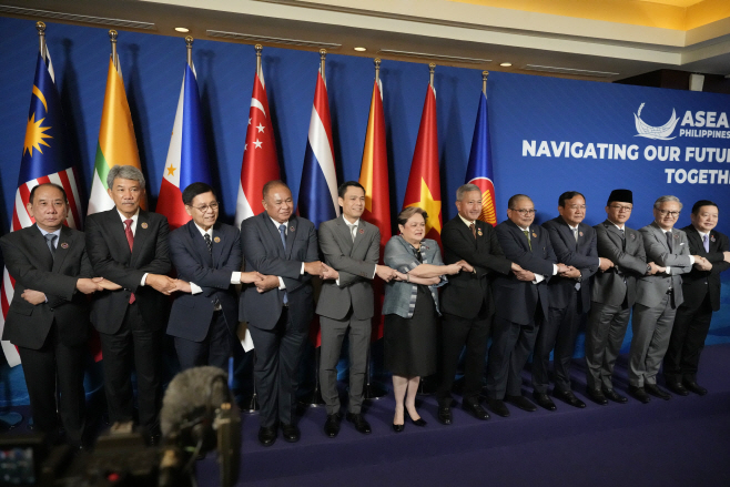 PHILIPPINES DIPLOMACY <YONHAP NO-3844> (EPA)
