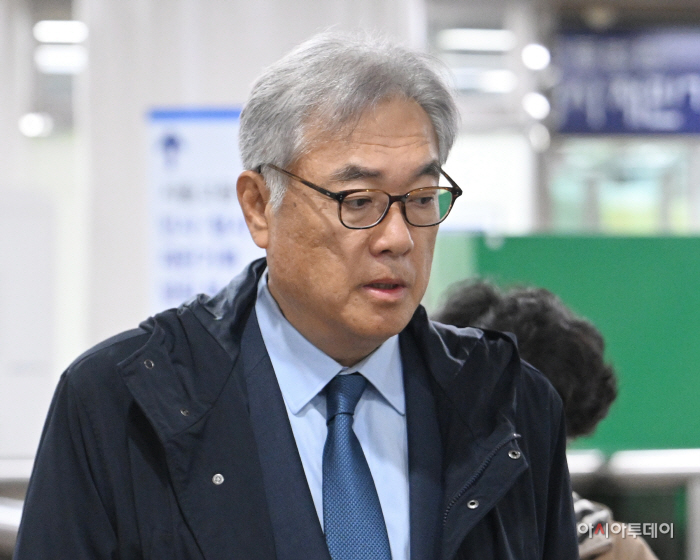 정진석 전 대통령 비서실장, 공판 출석