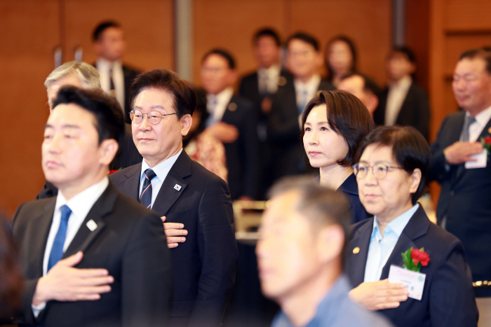 이재명 대통령, 어버이날 기념식 참석