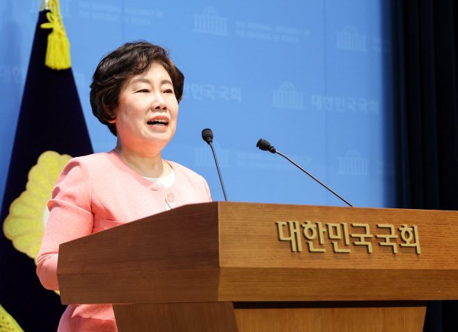 국회부의장 출마 기자회견 하는 국민의힘 조배숙...<YONHAP NO-5217>