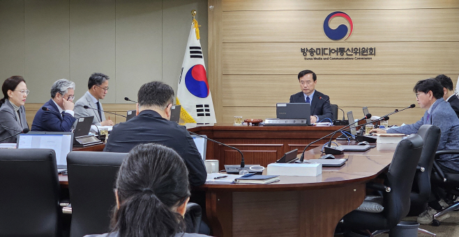 방송미디어통신위원회 제7차 회의<YONHAP NO-5868>