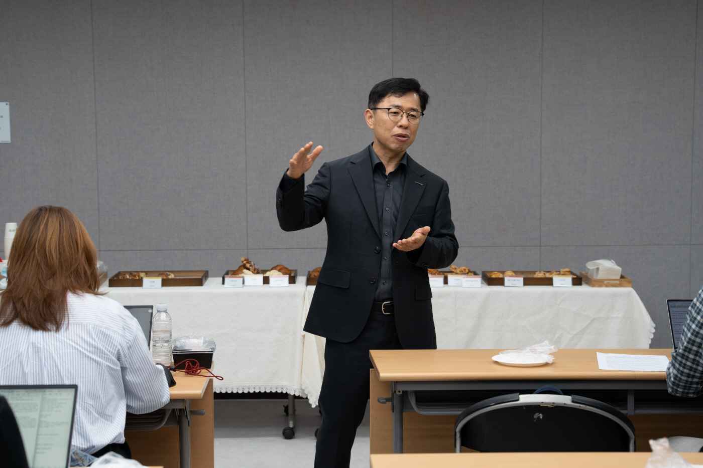 18. 삼양사 양철호 식자재유통BU장이 냉동생지 사업을 설명하고 있다3