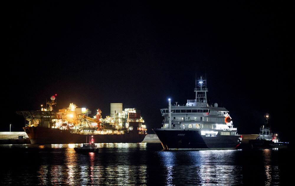 CRUISESHIP-HANTAVIRUS/TENERIFE <YONHAP NO-4439> (REUTERS)