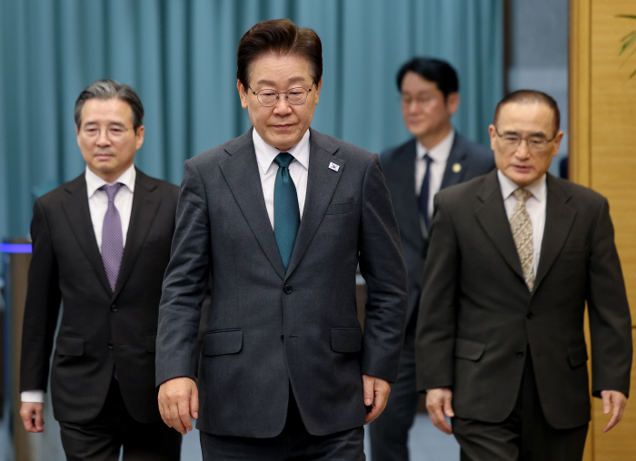 이재명 대통령, 수석보좌관회의 입장