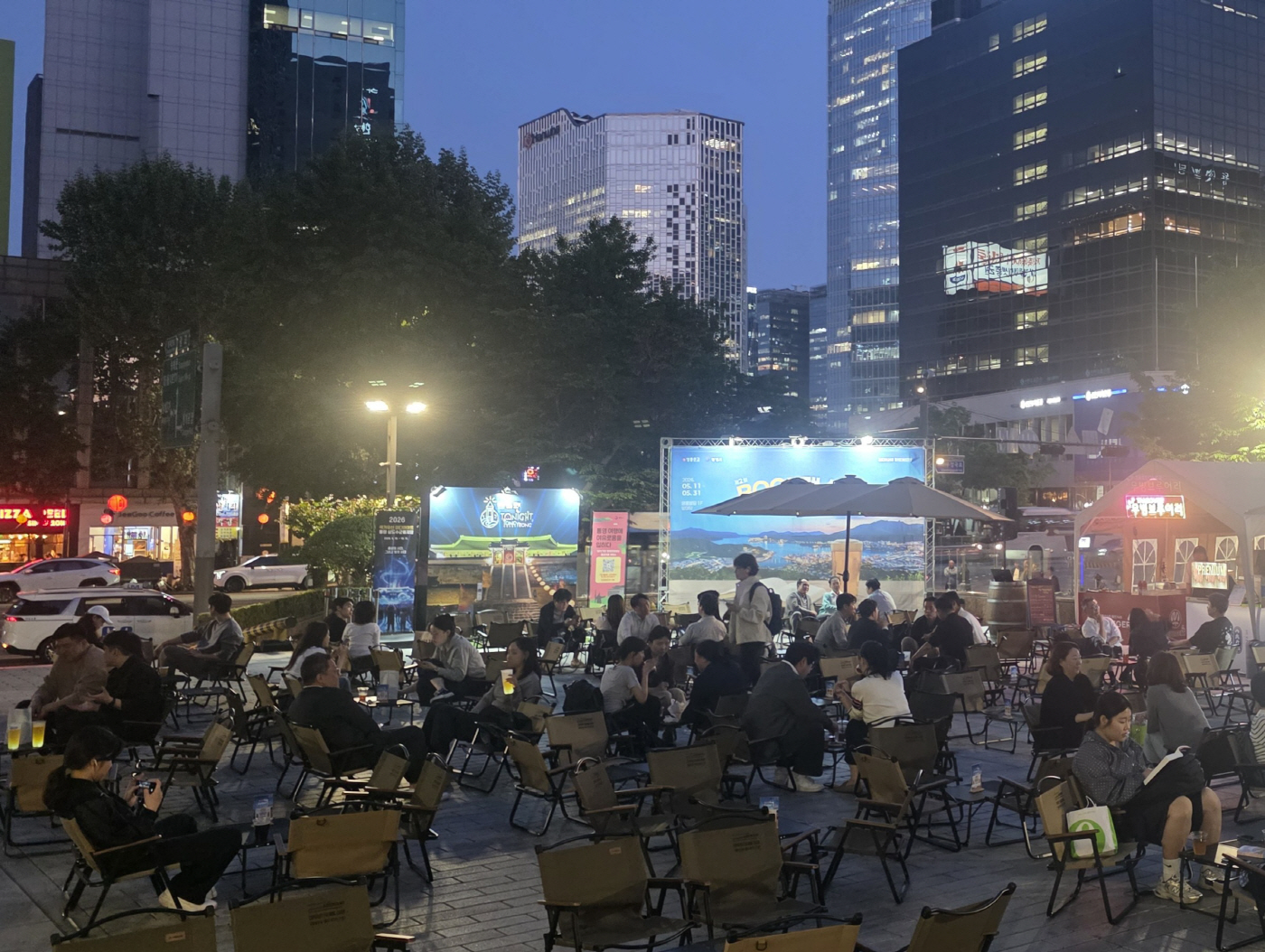 사진1. 영풍문고-통영시-무빙브루어리, 청계천서 책과 지역의 맛을 잇는 ‘제2회 북맥살롱’ 개최