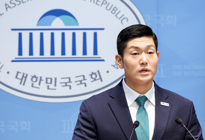 민주당 정원오 서울시장 후보 관련 기자회견 하...<YONHAP NO-4815>