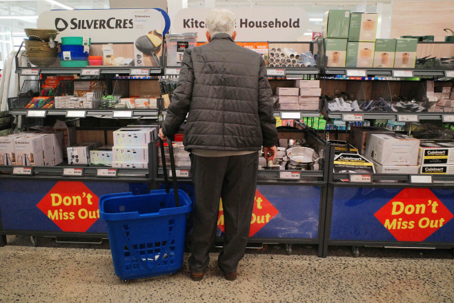 US-DISCOUNT-GROCERY-STORES-THRIVE-AS-VARIETY-OF-ECONOMIC-PRESSUR