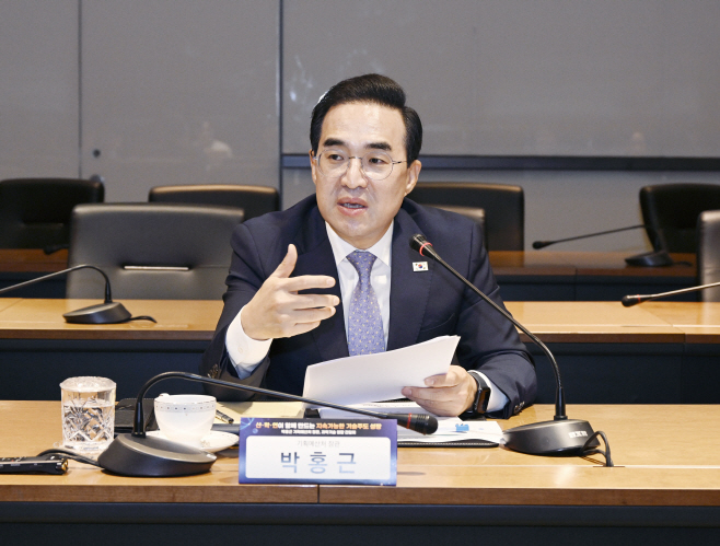 박홍근 기획예산처 장관, 과학기술 R&D 관련 한국핵융합에너지연구원 현장방문 및 간담회 (8)