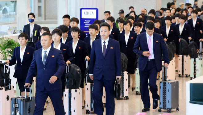AFC 여자 챔피언스리그 4강전 위해 입국하는 내...<YONHAP NO-4524>