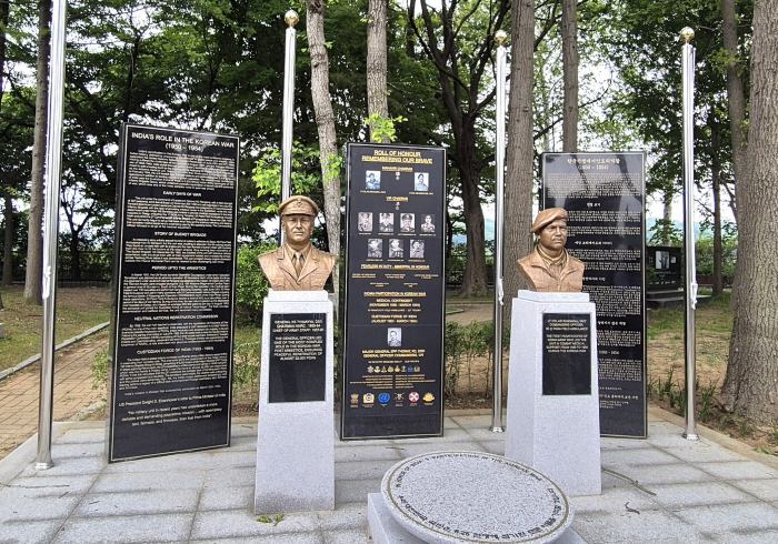 인도 참전기념비 사진3