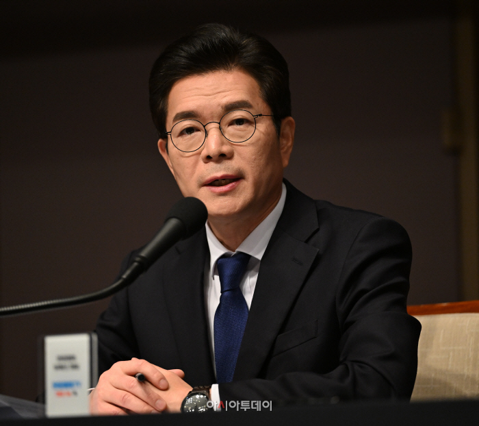 [포토] 정원오, 관훈클럽 초청 토론회