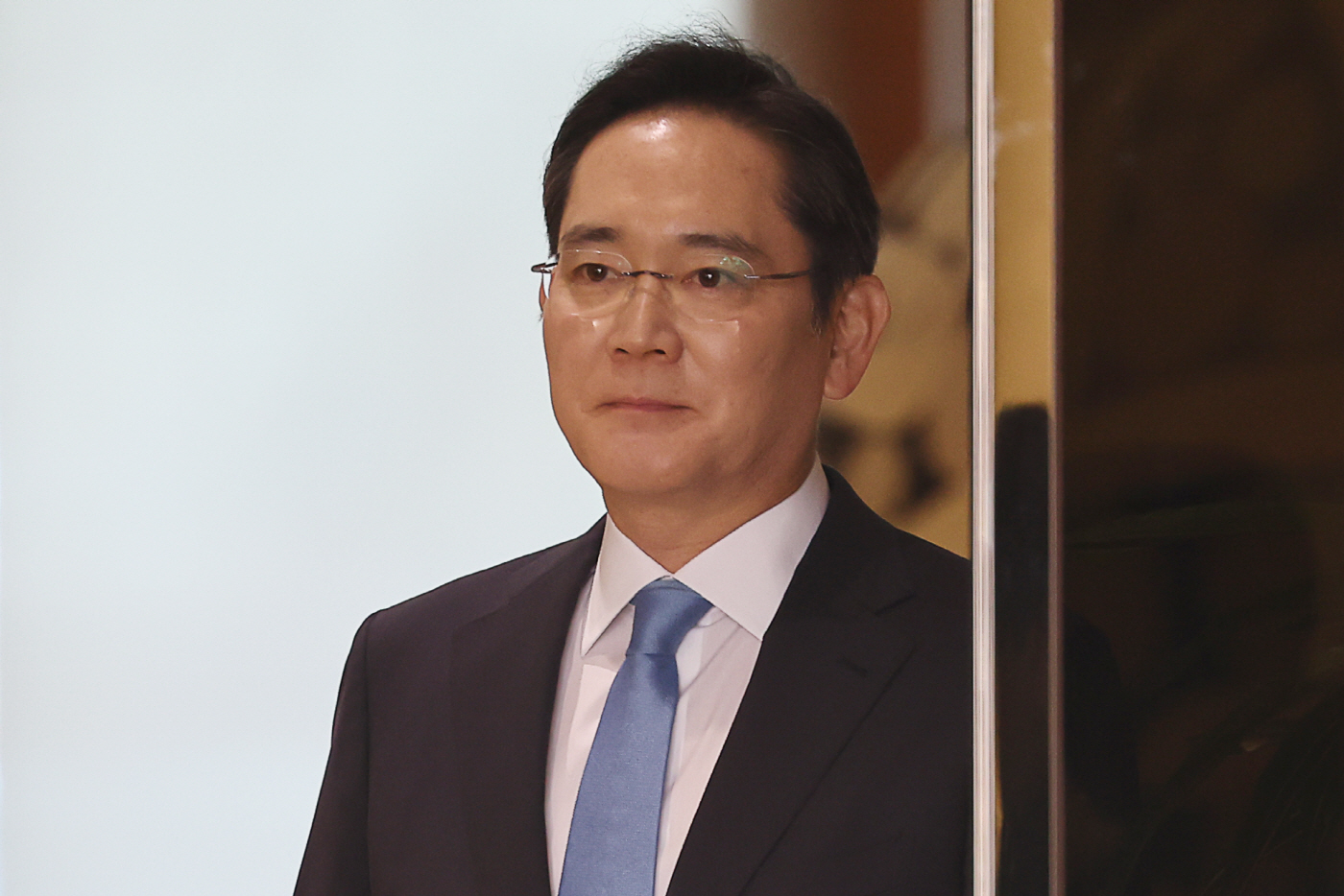 급거 귀국하는 이재용 회장<YONHAP NO-4168>