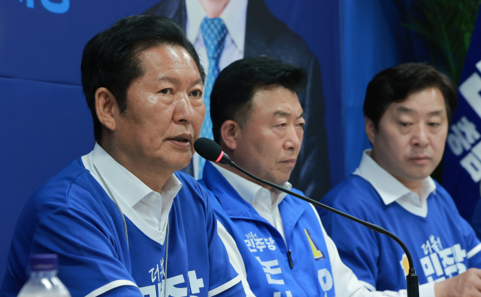 발언하는 정청래 총괄상임선대위원장<YONHAP NO-1926>