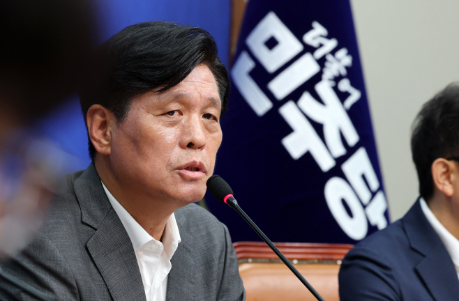 지방선거 관련 기자간담회 갖는 조승래 총괄선대...<YONHAP NO-3998>